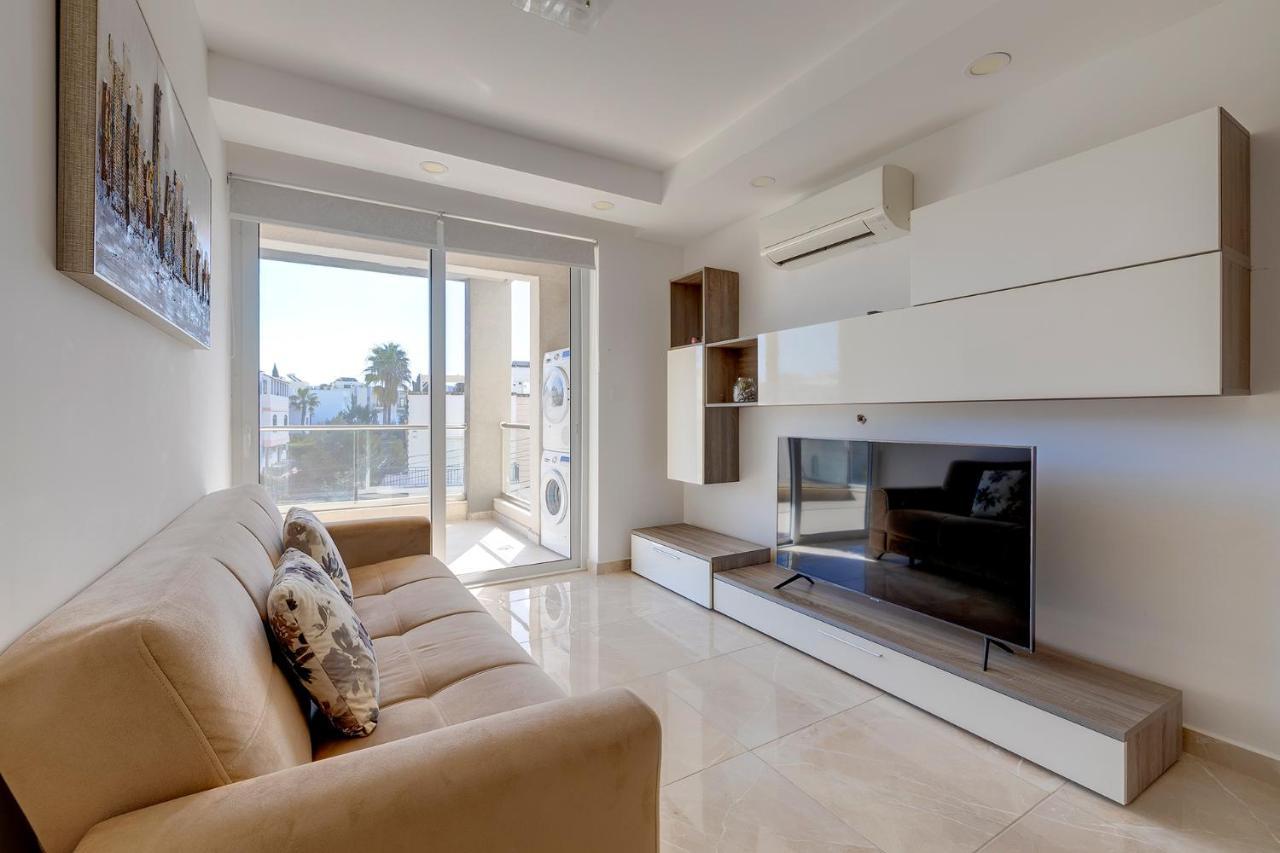 Modern 1Br Apartment In Central St Julian'S Saint Julian's Exterior photo